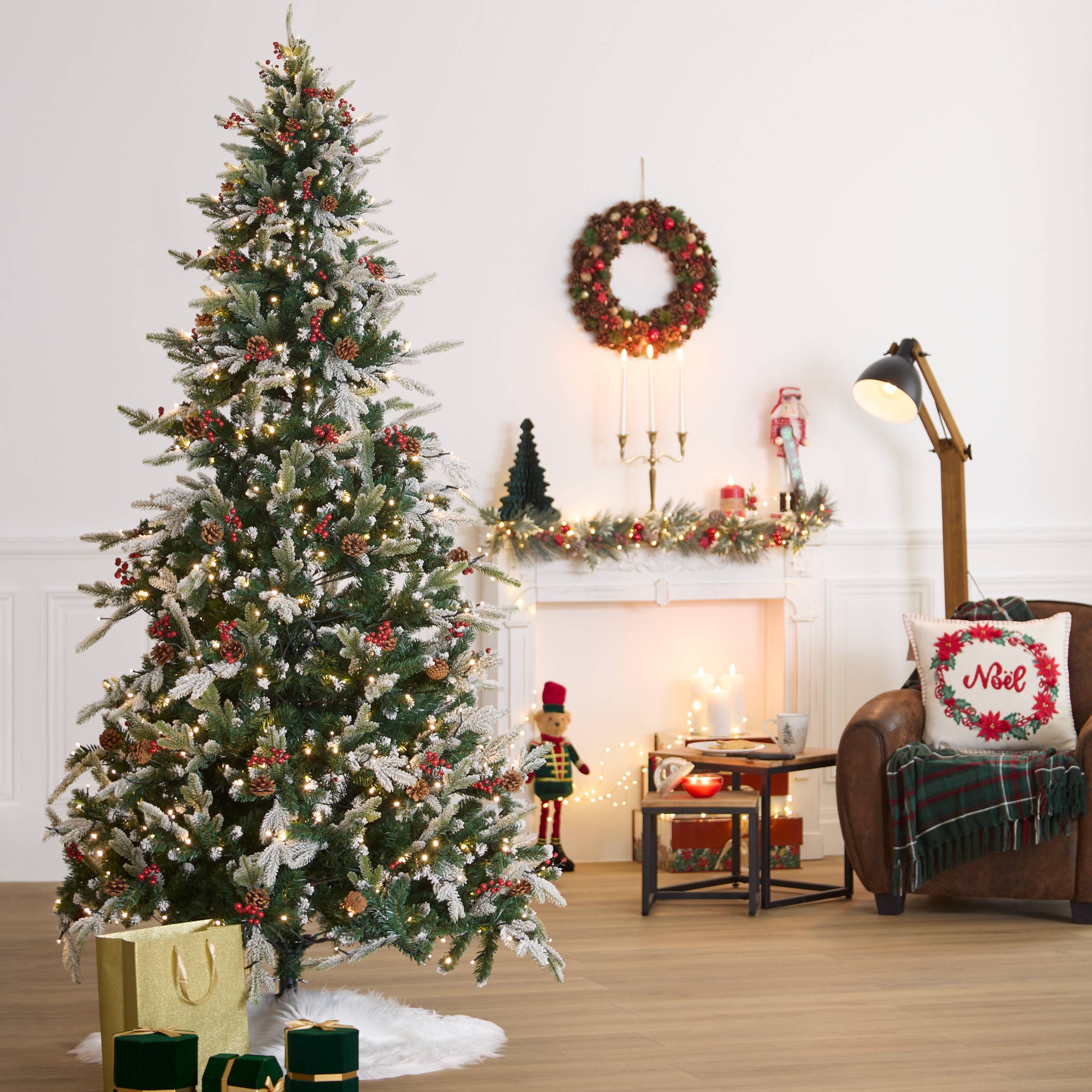 Fééric Lights & Christmas - Sapin de Noël artificiel Snowberry lumineux 240 cm - Feeric Lights & Christmas - Image 1