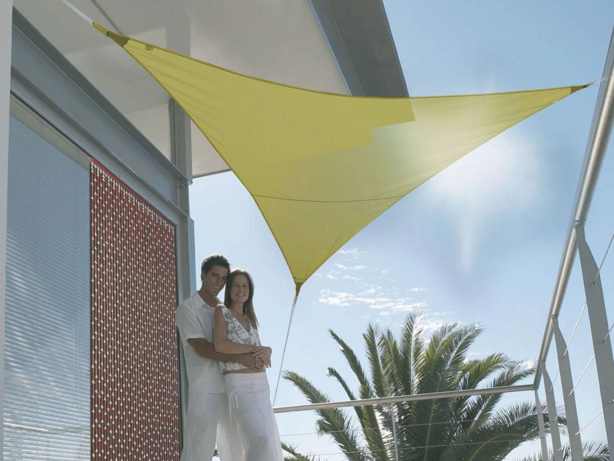 Voile d'ombrage triangulaire SERENITY 5 x 5 x 5 m - Vert anis - Jardiline - Image 1
