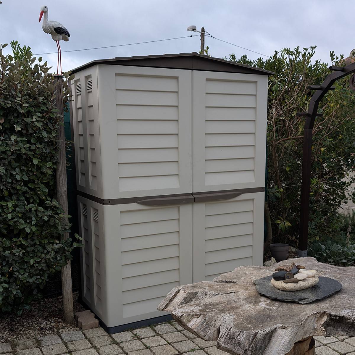 Abri de jardin Extérieur 2 portes Beige 151 x 83 x H200cm Cabanon de jardin avec plancher intégré INTEC - Image 2