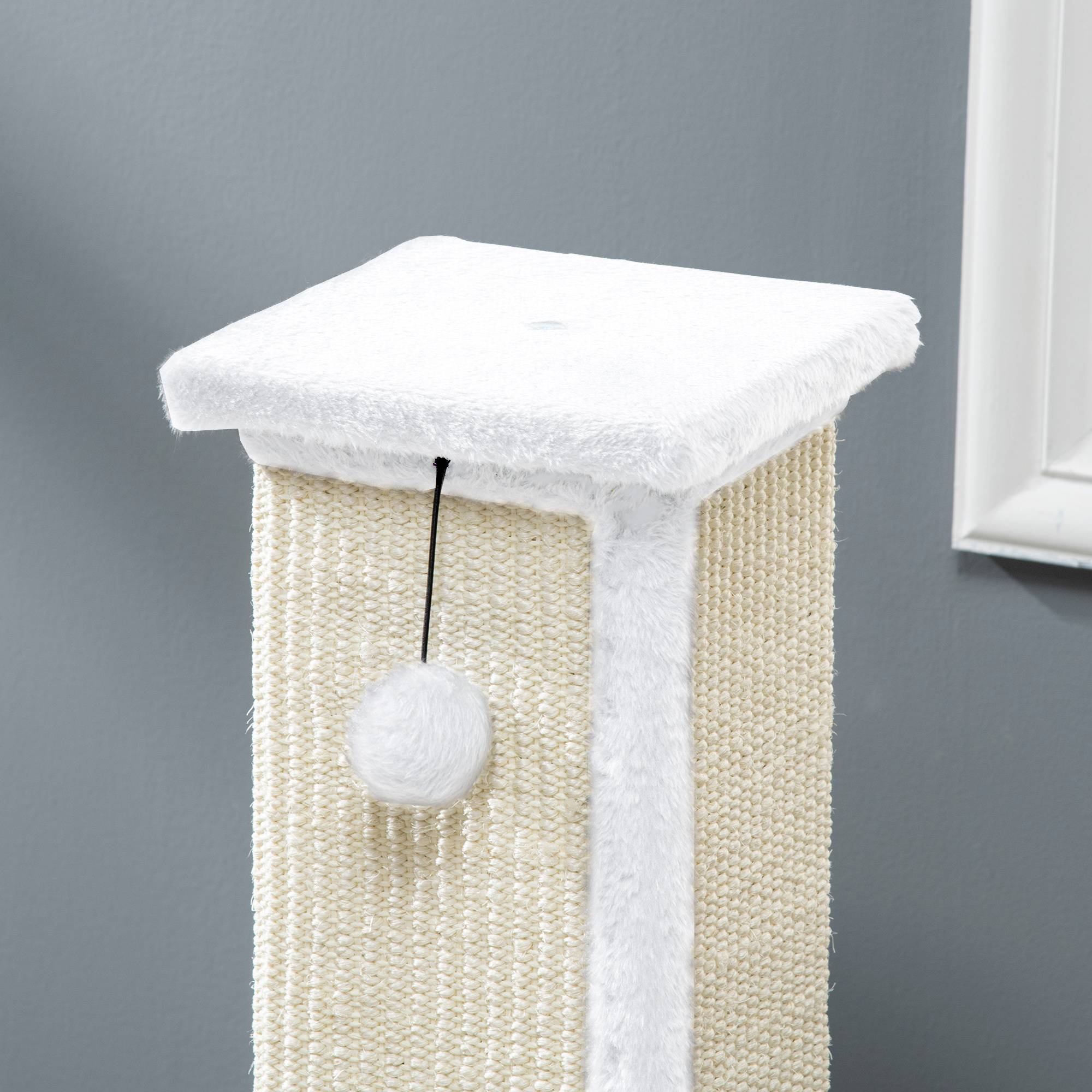 ComfortXL - Poteau griffoir pour chat en sisal et peluche gris 41 x 41 x 81 cm avec balle suspendue et base stable - Image 7