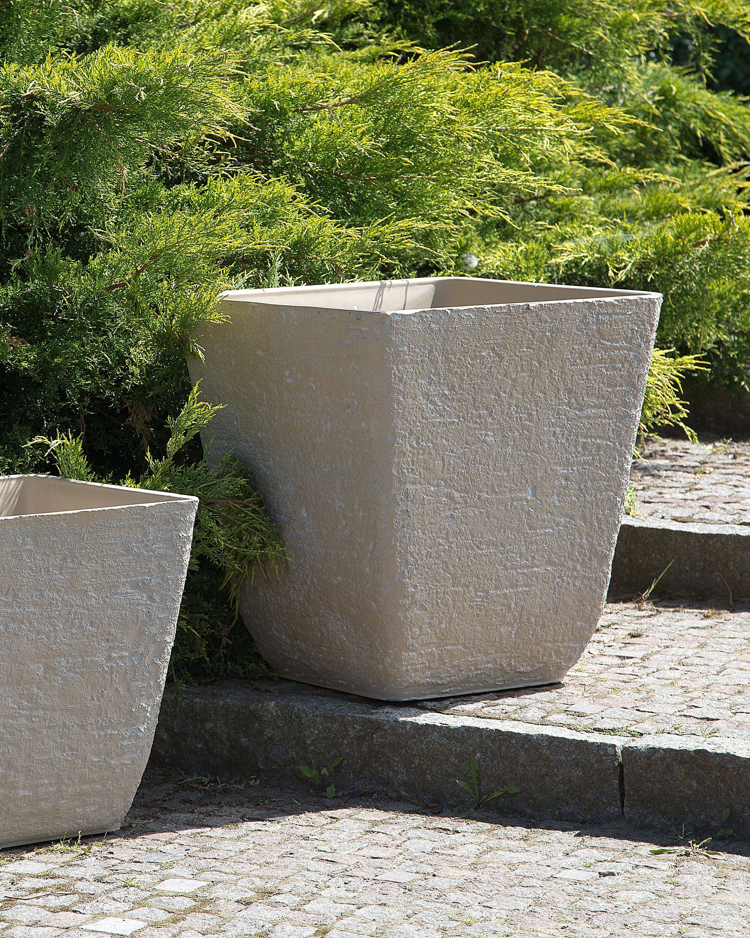 Beliani - Cache-Pots Beige en Polyrésine 49 x 49 x 53 cm Effet Pierre Pot de Fleurs Idéal pour Extérieur et Intérieur Evasés Lot de 2 - Image 2