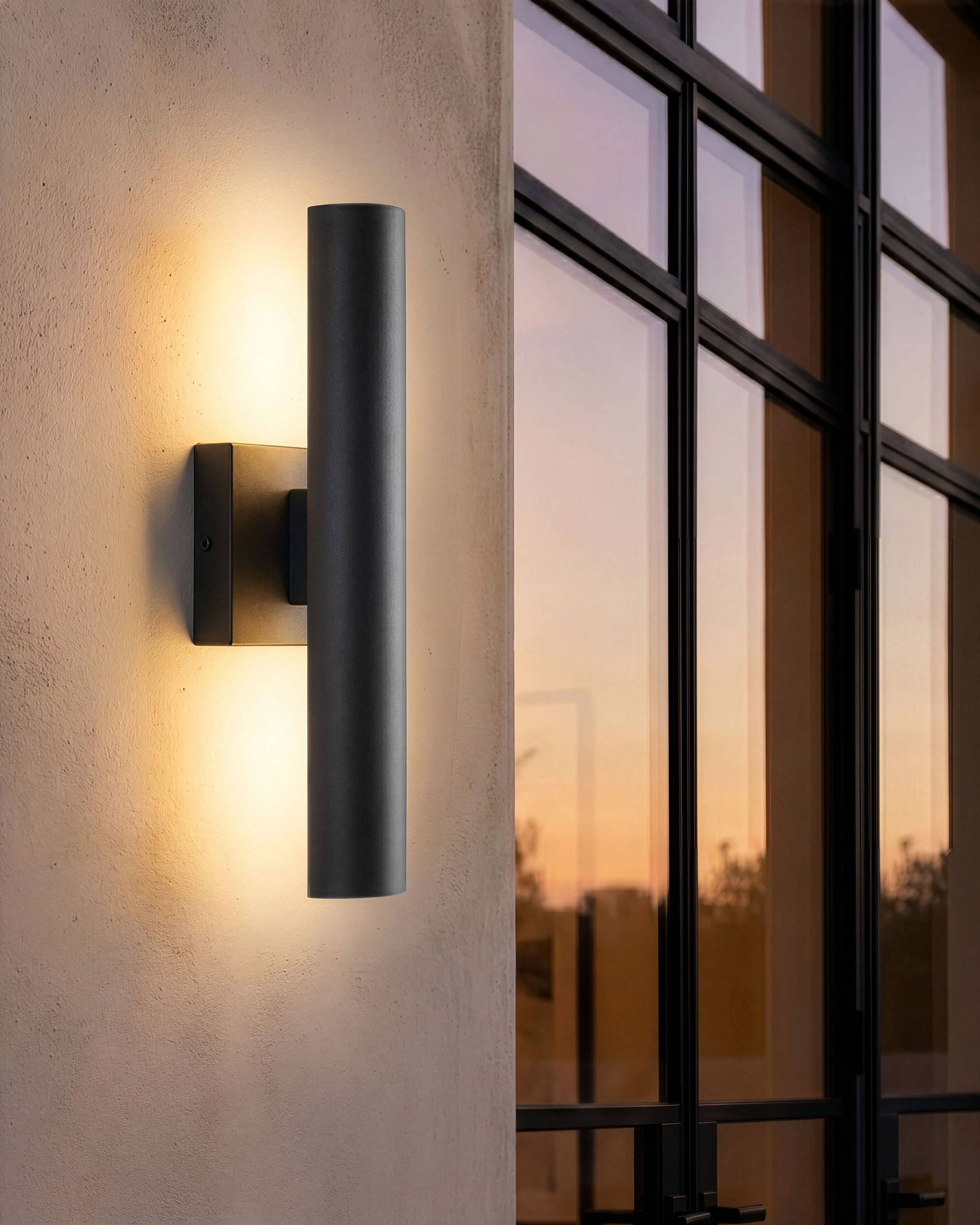 Beliani - Lampe murale pour l'extérieur Aluminium Noir KOROS - 12x12x41- Beliani