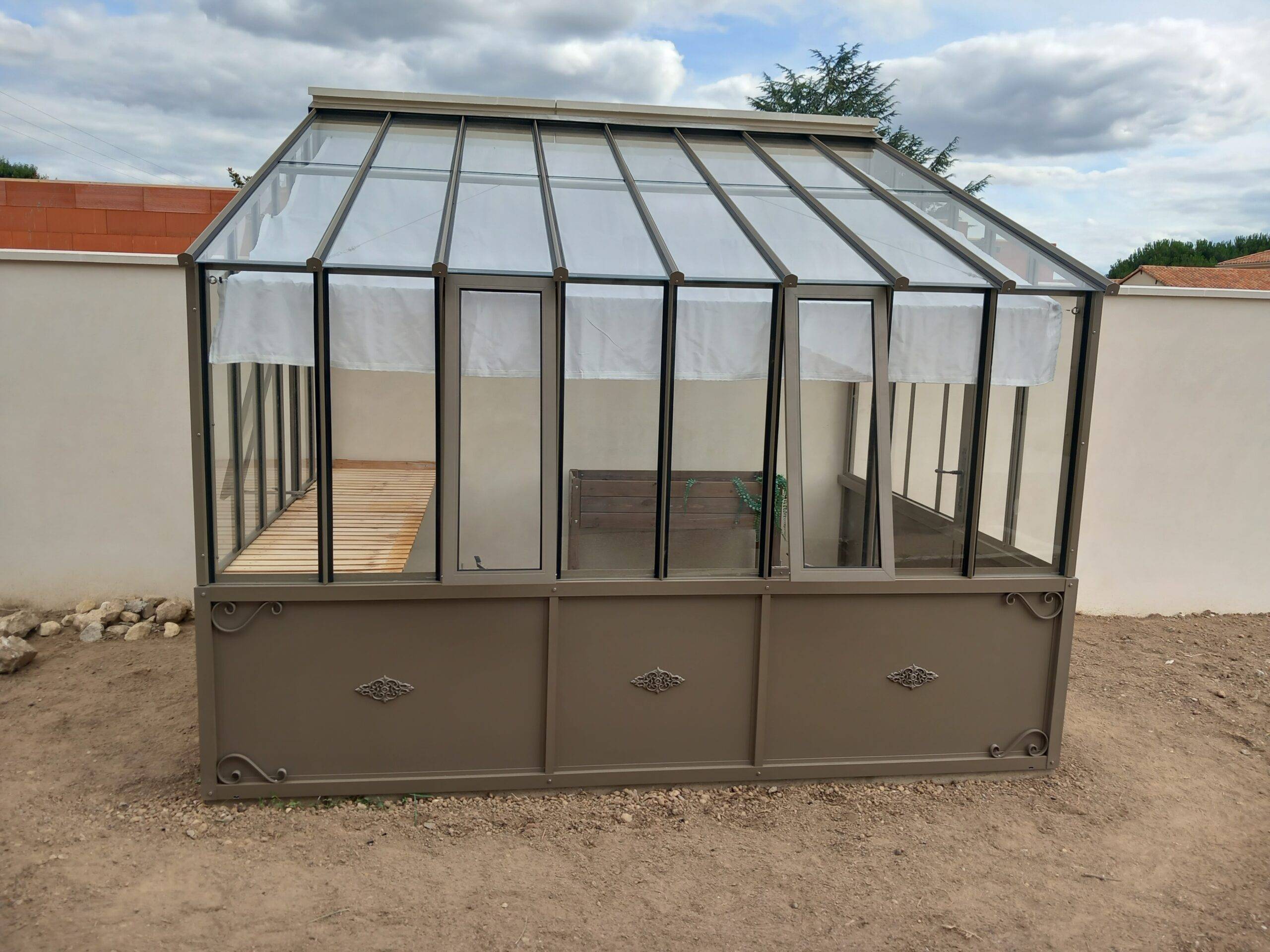 Serre en verre à l'ancienne - Hortense Soubassement - Aluminium - 6m²  - mars rouille - L'atelier Des Serres - Image 4