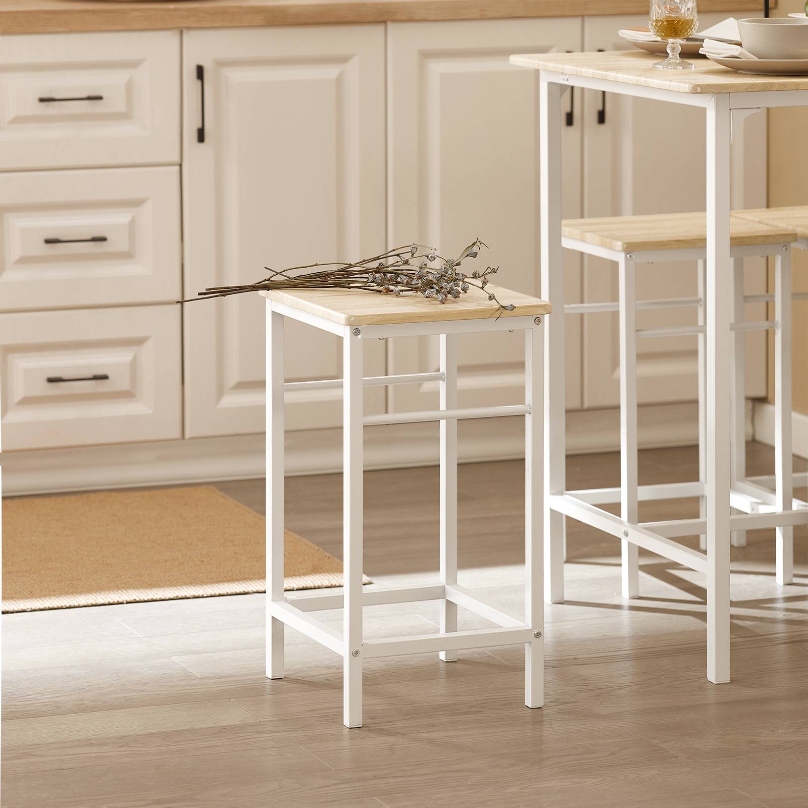 SoBuy Table Bar avec 4 Tabourets et Repose-Pieds, Table Haute pour Cuisine Salon Balcon, Blanc et Naturel - Image 5