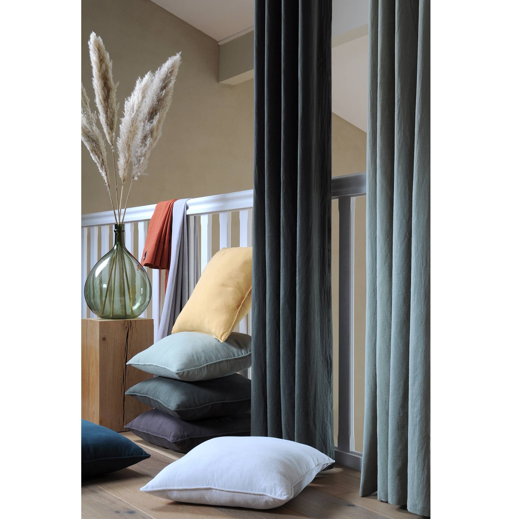Lovely Casa - Coussin Windsor passepoilé uni - LOVELY CASA - Image 3