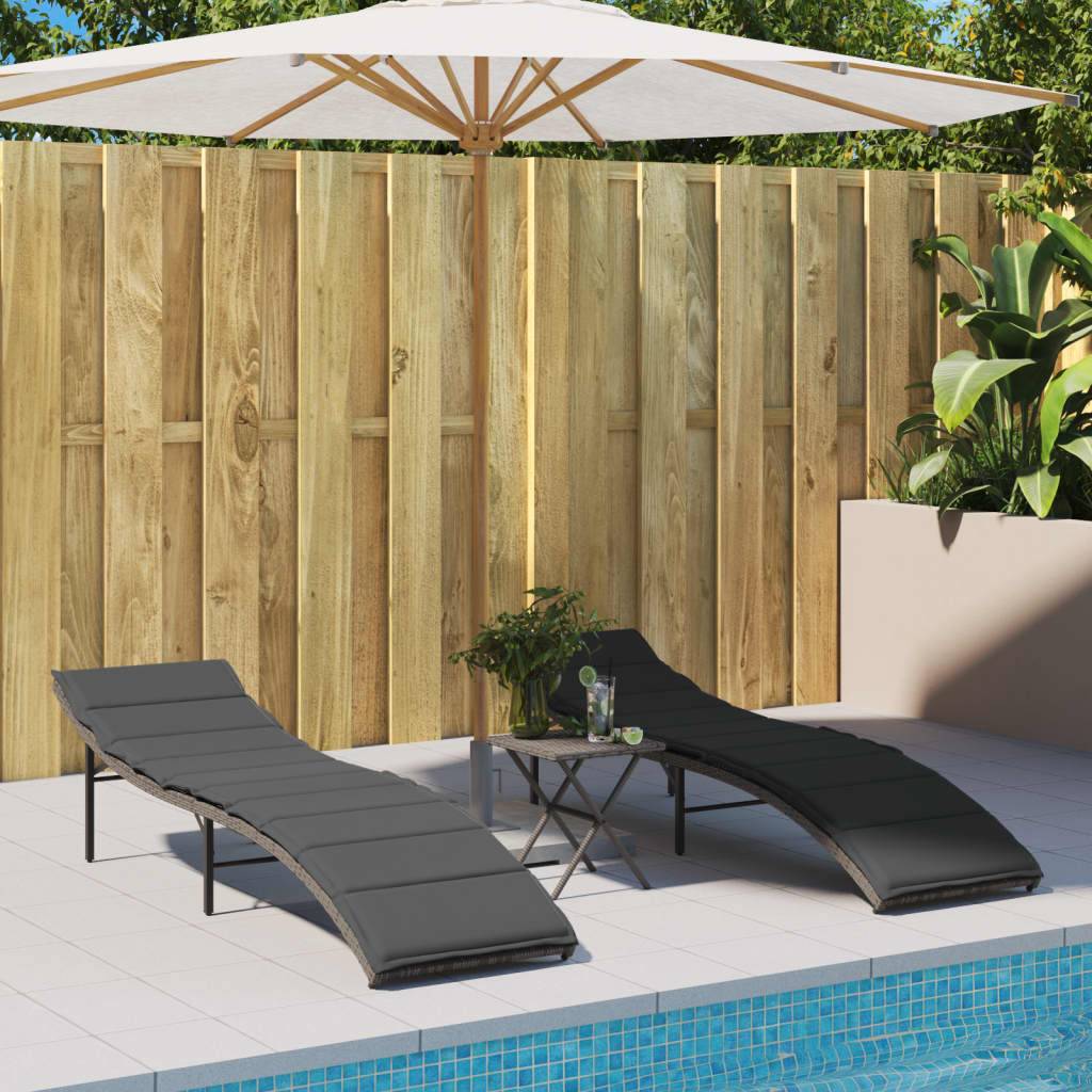 2 Lits de Jardin Ergonomiques Résine Grise Coussins Gris Foncé Forme Vague – ComfortXL Outdoor Living - Image 1