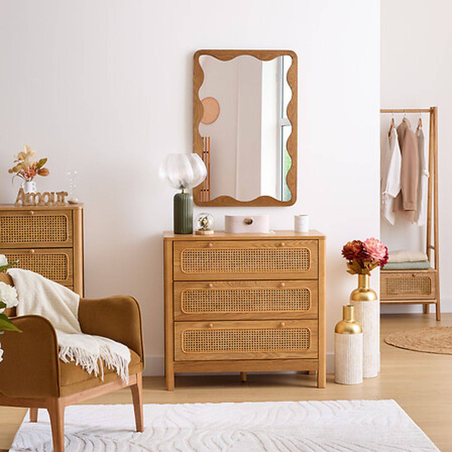Commode Glamour Beliani BREVES 3 Tiroirs Effet Miroir Argenté