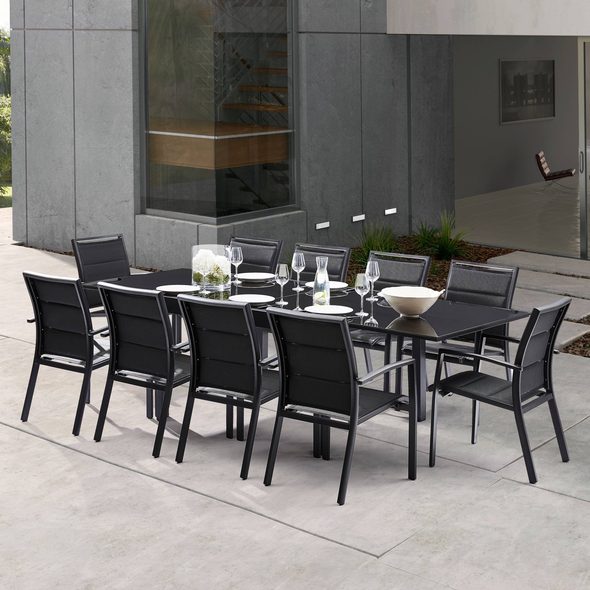 Wilsa Garden - Ensemble MODULO 6/10p en aluminium noir et verre noir et 6 fauteuils et 4 chaises pliantes en aluminium et textilène - Image 2