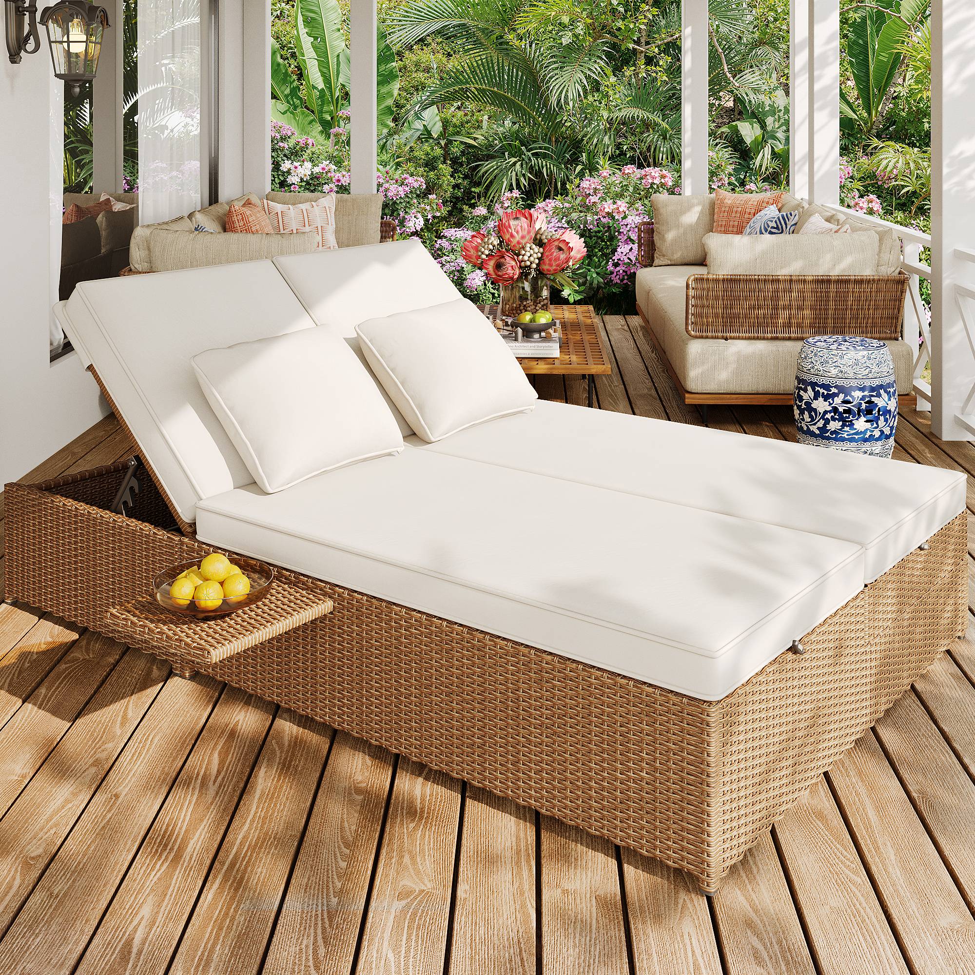 Chaise longue double en rotin blanc pliable résistante aux intempéries avec coussins pour salon balcon et jardin - Image 1