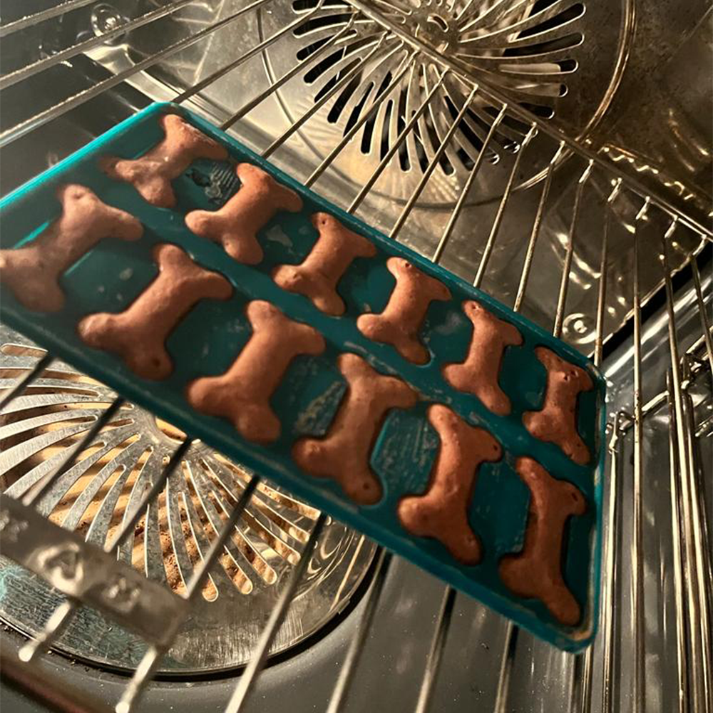 Wildfang - Wildfang - Kit de pâtisserie - avec 2 boîtes de pâtée pur bœuf - pour préparer des biscuits pour chiens - Image 9