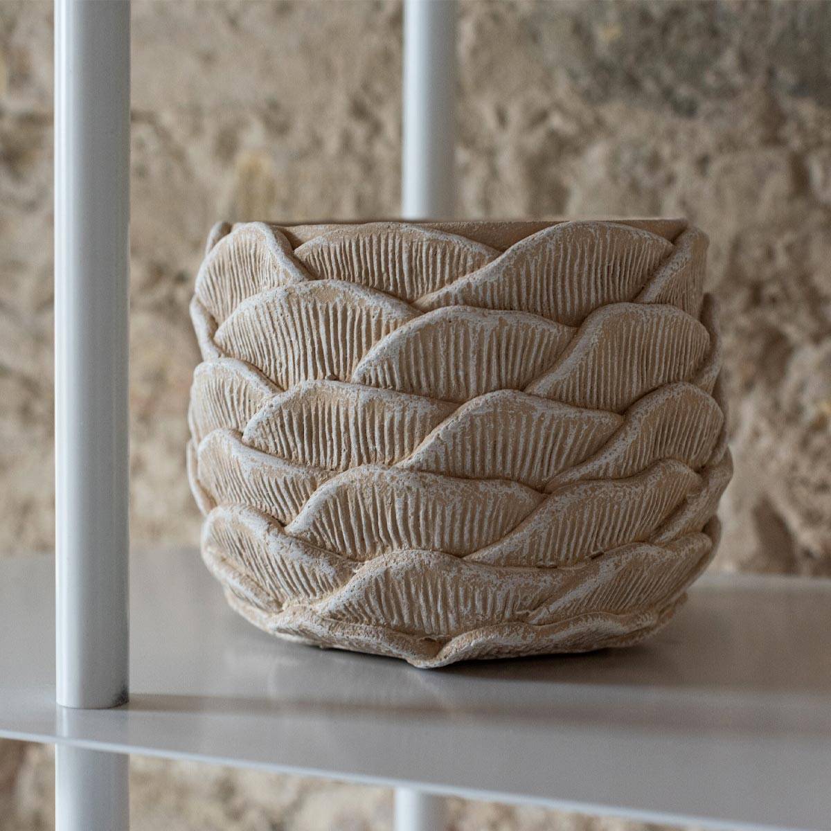 J-Line - Cache-Pot Relief en Ciment "Fungo" 26cm Beige - Image 4