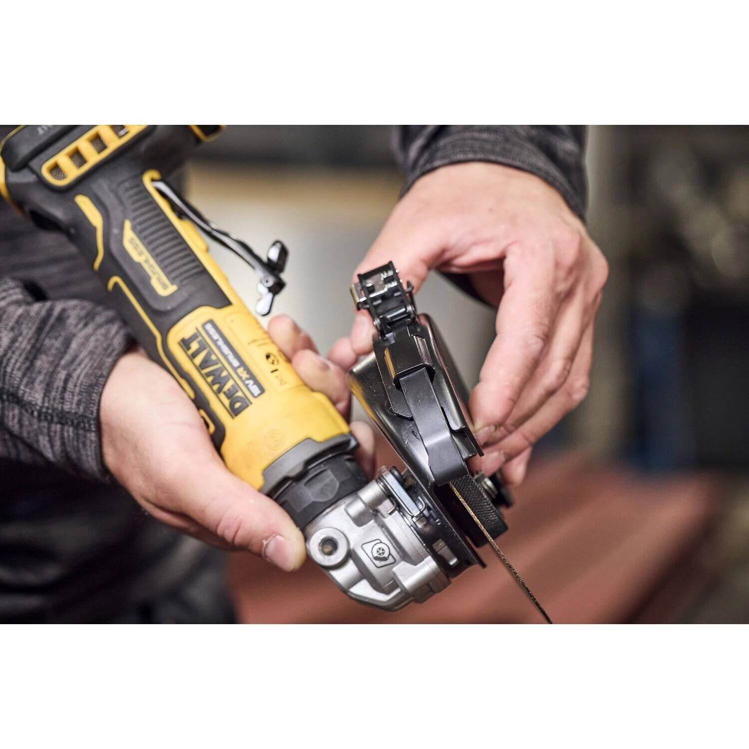 Meuleuse compacte 125 mm XR 18V Brushless - DEVALT - Sans batterie, ni charger coffret TSTAK - DCG404NT-XJ - Image 4