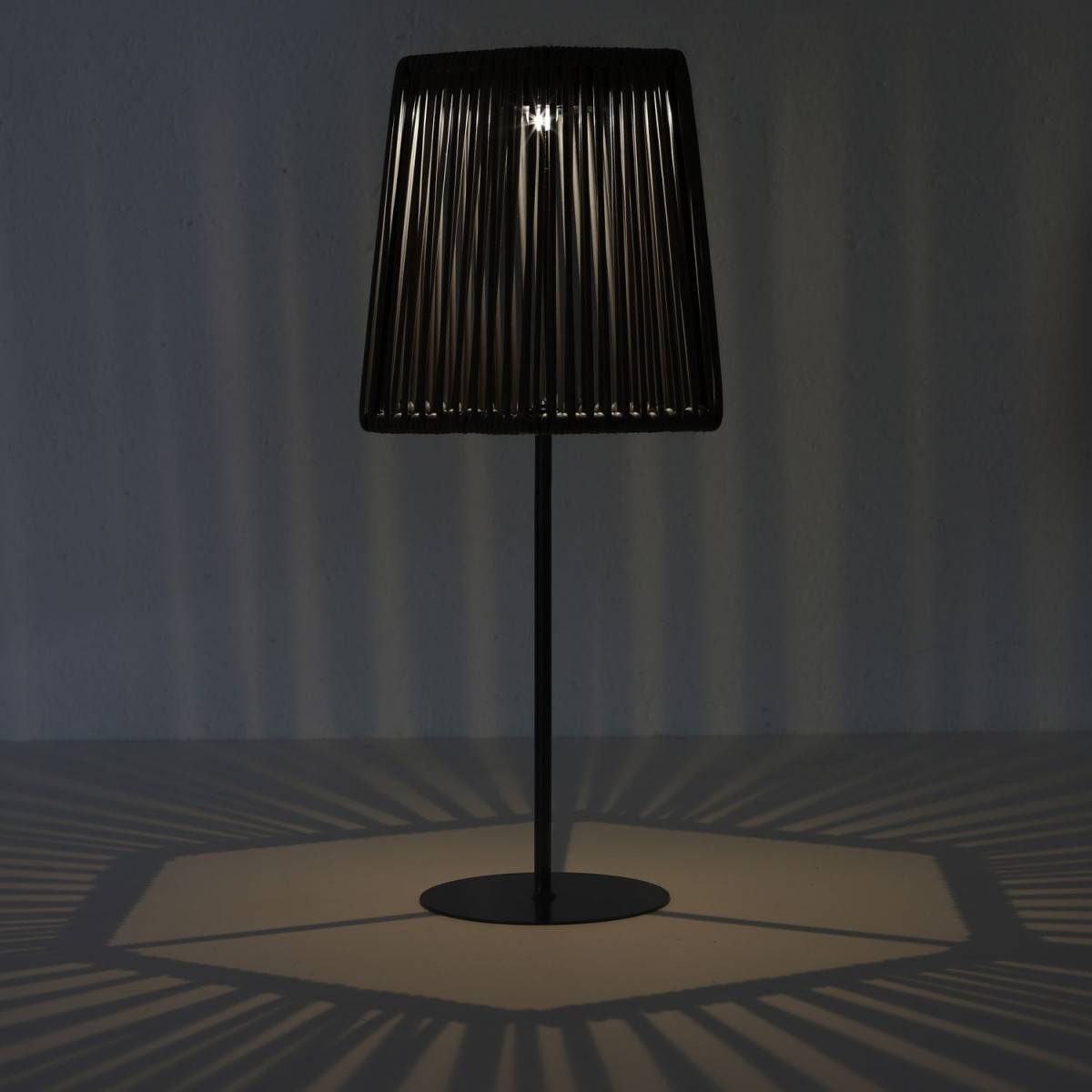 The Home Deco Factory - Lampe à Poser Extérieur Solaire "Carmine" 40cm Noir - Image 6