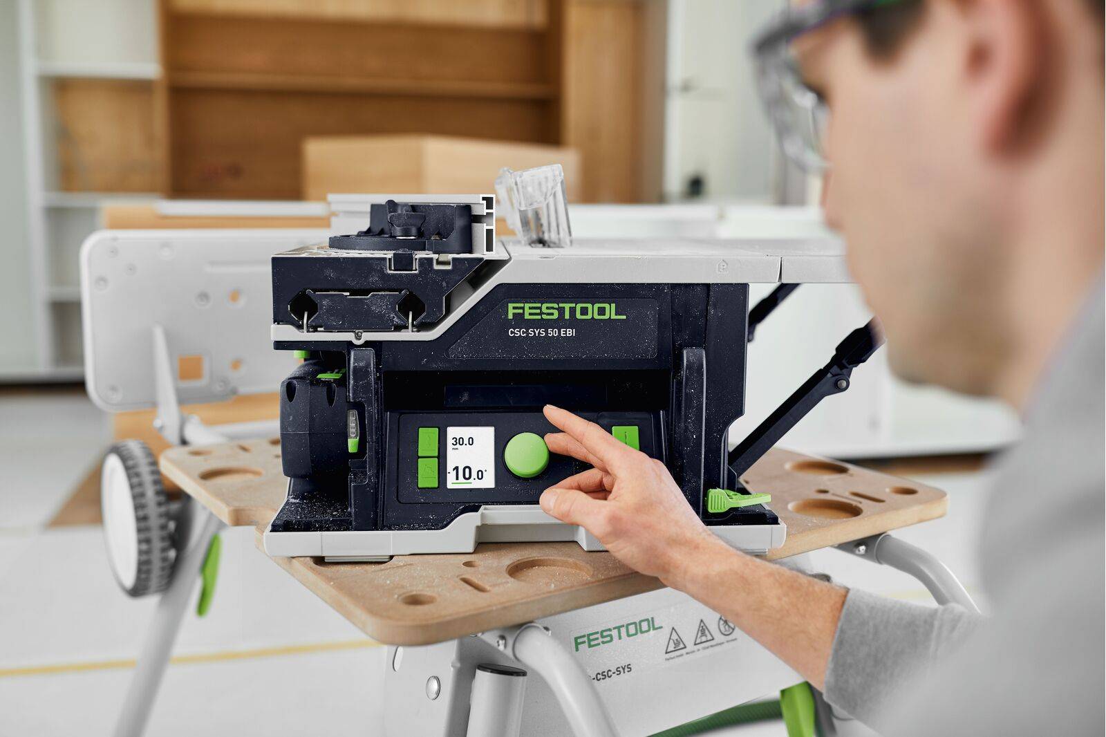 Scie circulaire sur table sans fil CSC SYS 50 EBI-SET - FESTOOL - Avec 2 batteries 18V 5Ah - chargeur double - chariot - systainer - accessoires - 577 - Image 6