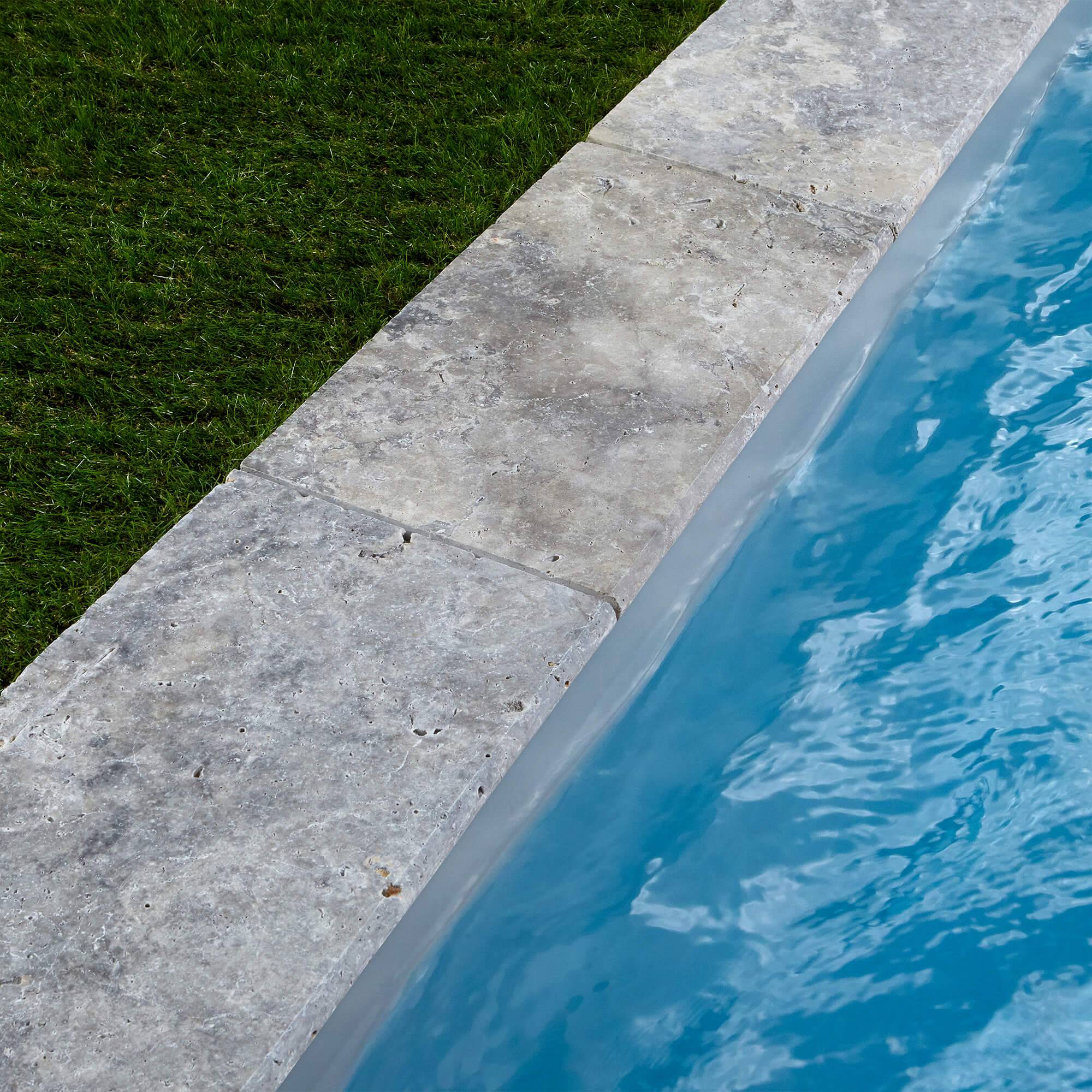 RO'MA Nature - KIT COMPLET - Margelles pour piscine 4x4m en Travertin Gris (avec colle, joint, hydrofuge ...) - RO'MA NATURE - Image 2
