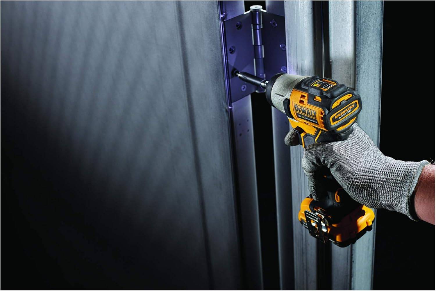 Dewalt - Visseuse à chocs 12V XR - DEWALT - avec 2 batteries 2 Ah - Chargeur - TSTAK- DCF801D2-QW - Image 3