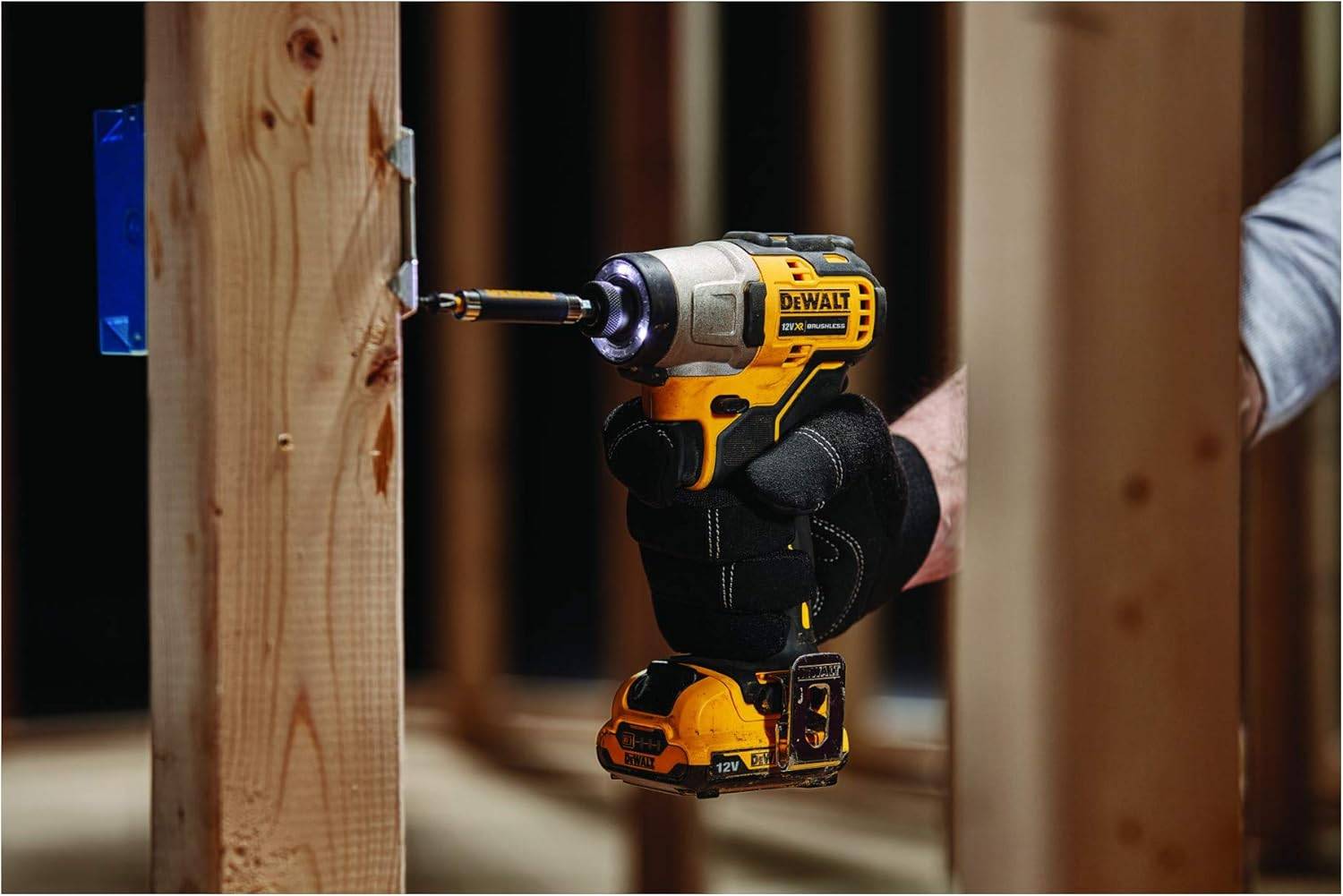 Dewalt - Visseuse à chocs 12V XR - DEWALT - avec 2 batteries 2 Ah - Chargeur - TSTAK- DCF801D2-QW - Image 2