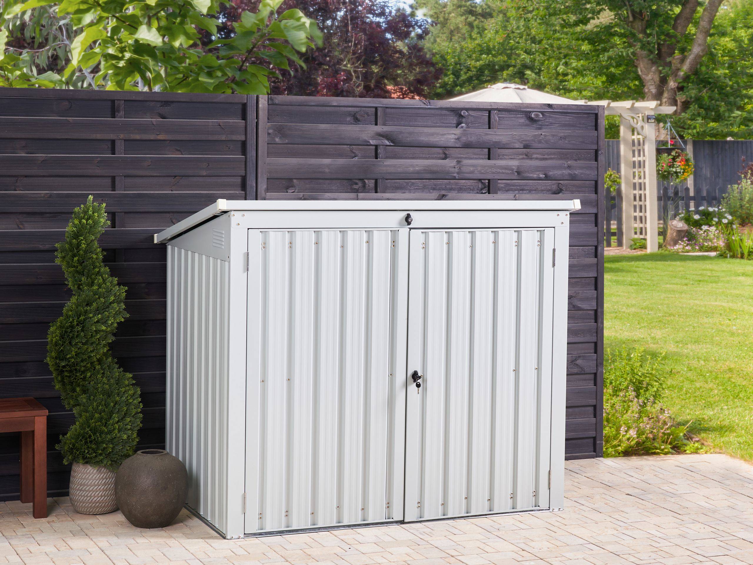 Abri de Jardin Gris Clair en Acier Galvanisé pour Outils et Matériel Equipements Extérieur - Image 2
