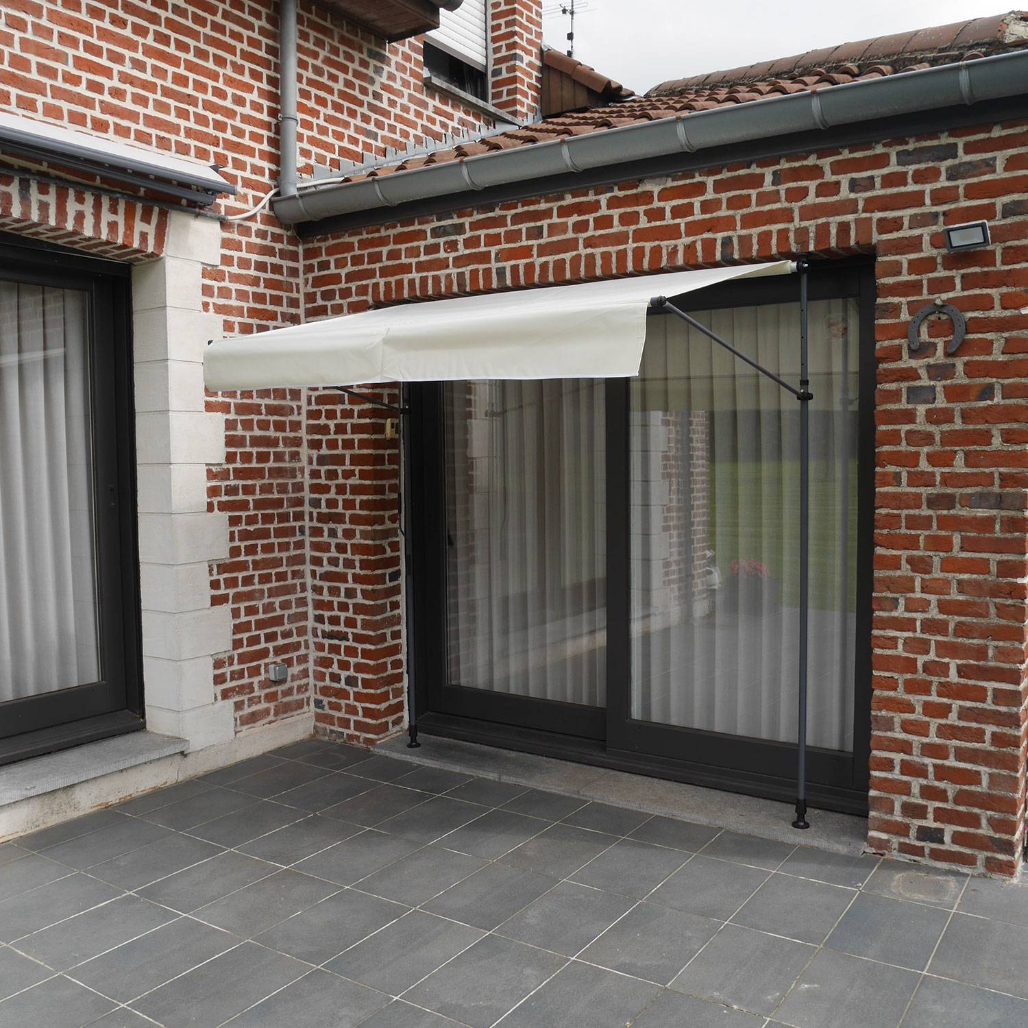 Store banne pour balcon CHENE 2 × 1,2m - Toile beige et structure grise - HAPPY GARDEN - Image 6