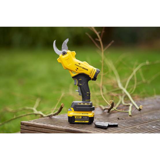 stanley - Sécateur Électrique 18V STANLEY FATMAX V20 SFMCPP32M1-QW - 1 Batterie 4Ah + Chargeur - Image 2