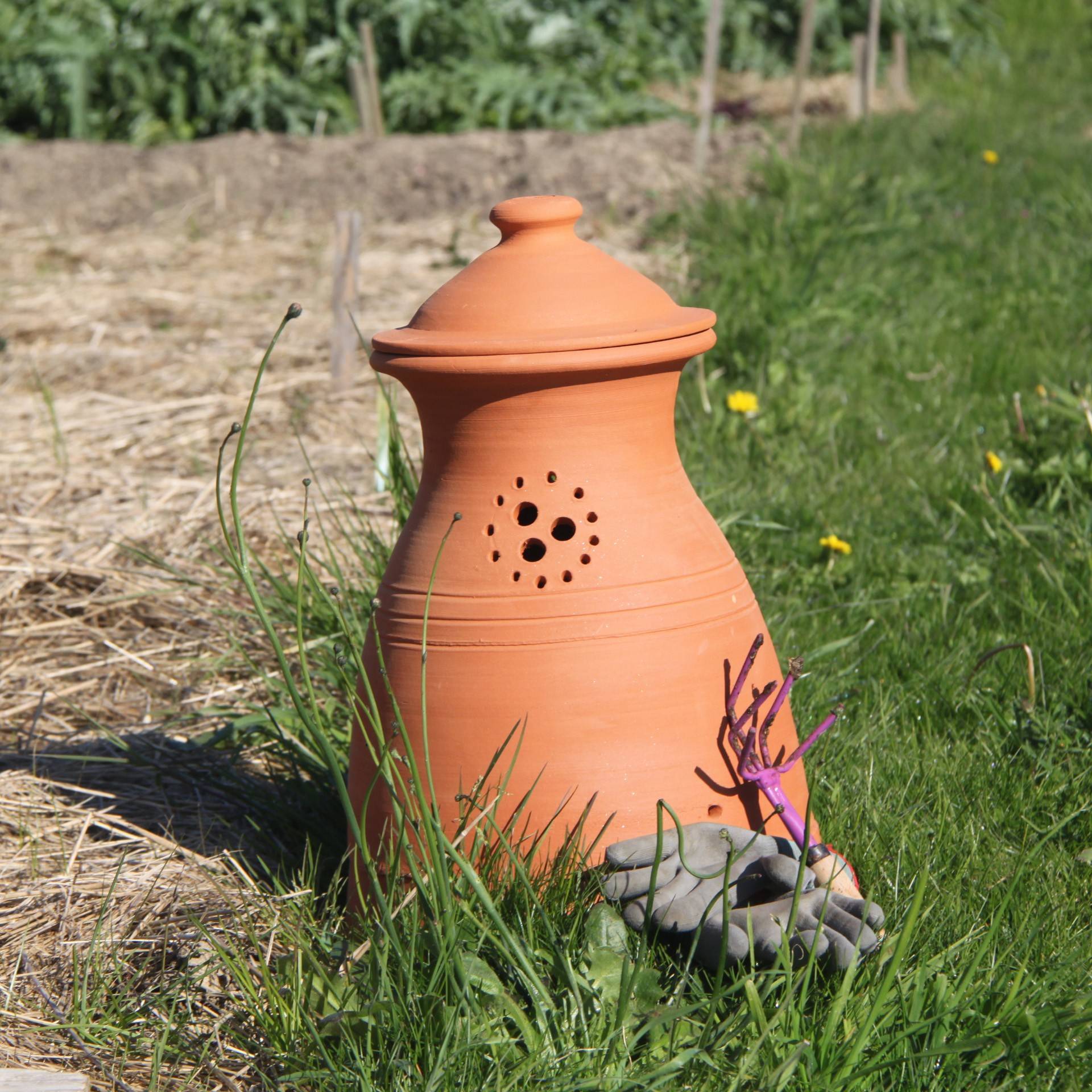 Ollas Lutton - Le Pure Garden : Le Composteur Écologique et Pratique pour Votre Jardin - Image 4