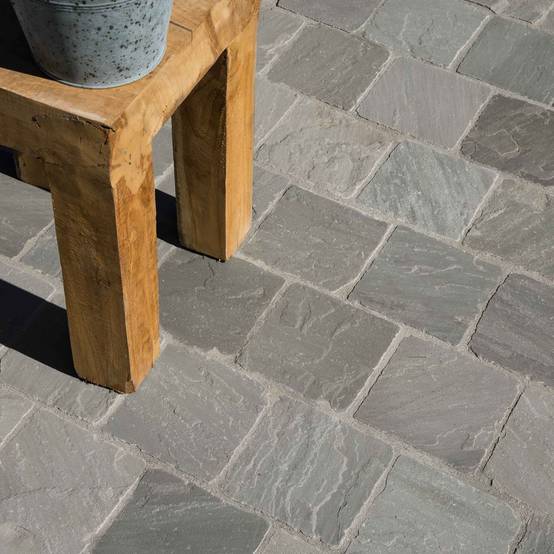 Pavé Grès Kandla Gris 14x14x2-2,5 cm (vendu au m² - 42 pavés/m²) - RO'MA NATURE - Image 1