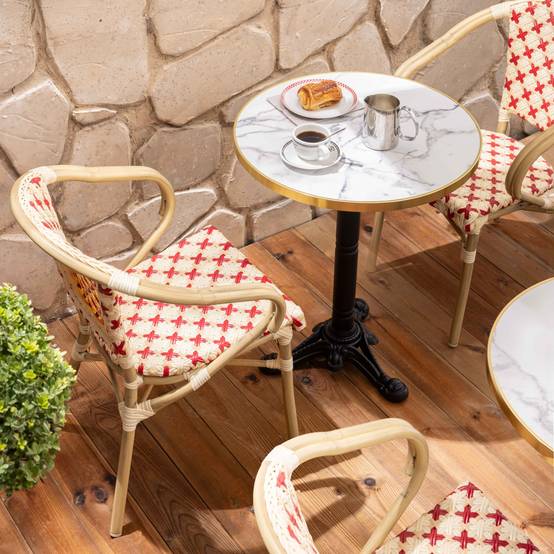 Oviala - Ensemble table de terrasse marbre blanc et 2 chaises rouge Montmartre - Oviala - Image 2
