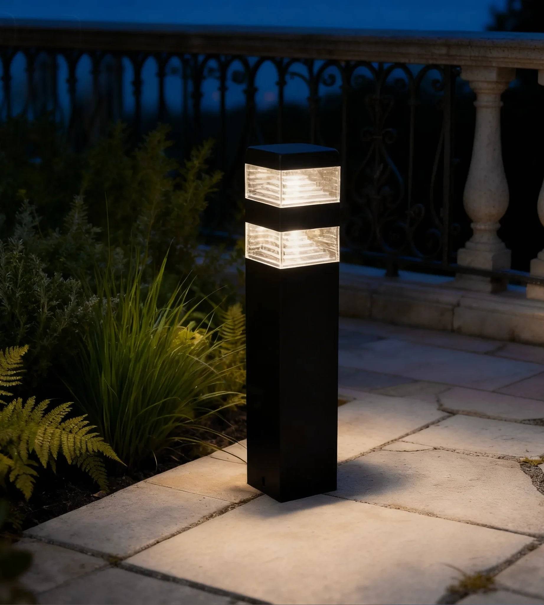 Borne extérieure Pyramide 40cm Noir - Image 3
