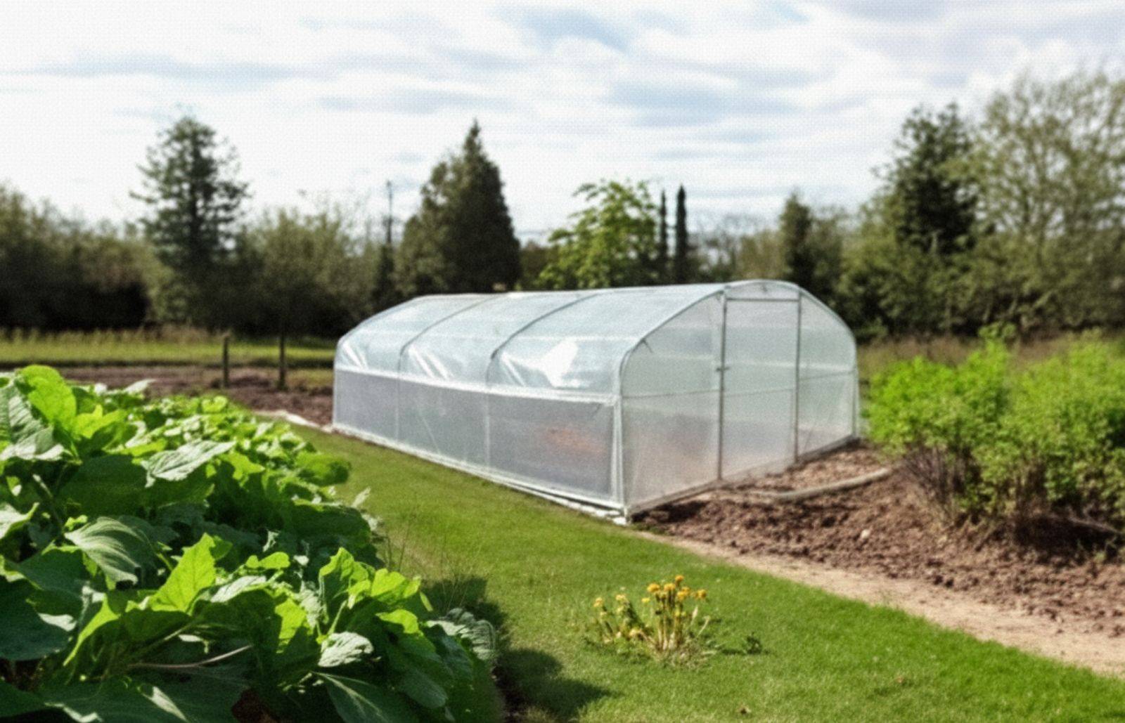 Serre de jardin - 18m² - 4 x 4,5m - hauteur 1,78m (sans déclaration) - pied droit 1,10m - PE haute densité - 1 porte pivotante - LES SERRES TONNEAU - Image 1