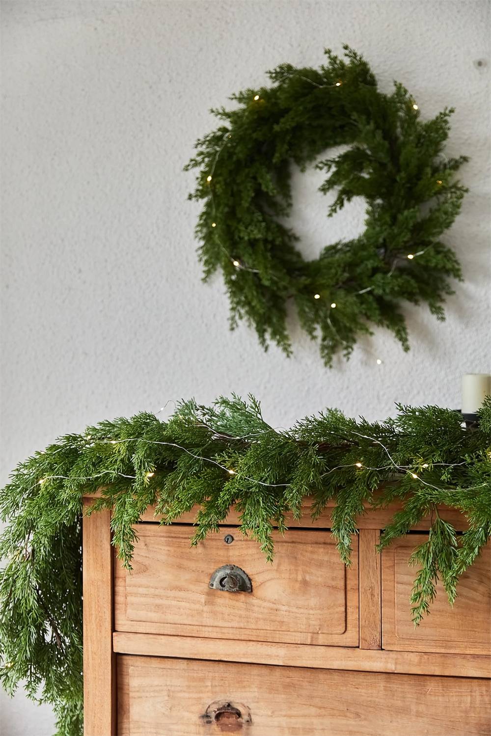 Couronne de pin de décoration de Noël DIY, très adaptée à la cheminée, au salon, à la terrasse, aux fleurs de décoration en bois de pin. - Image 6