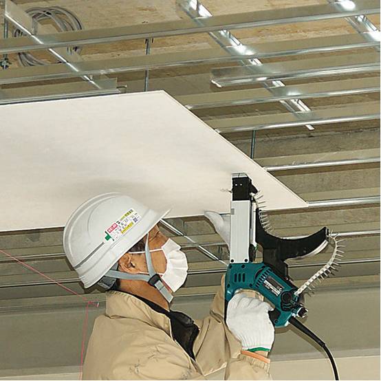 Visseuse automatique 470W MAKITA - 4 x 25 à 55 mm - 6843 - Image 2