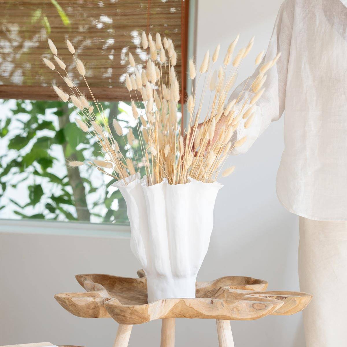 J-Line - Vase Déco en Céramique "Calyx" 42cm Blanc - Image 3