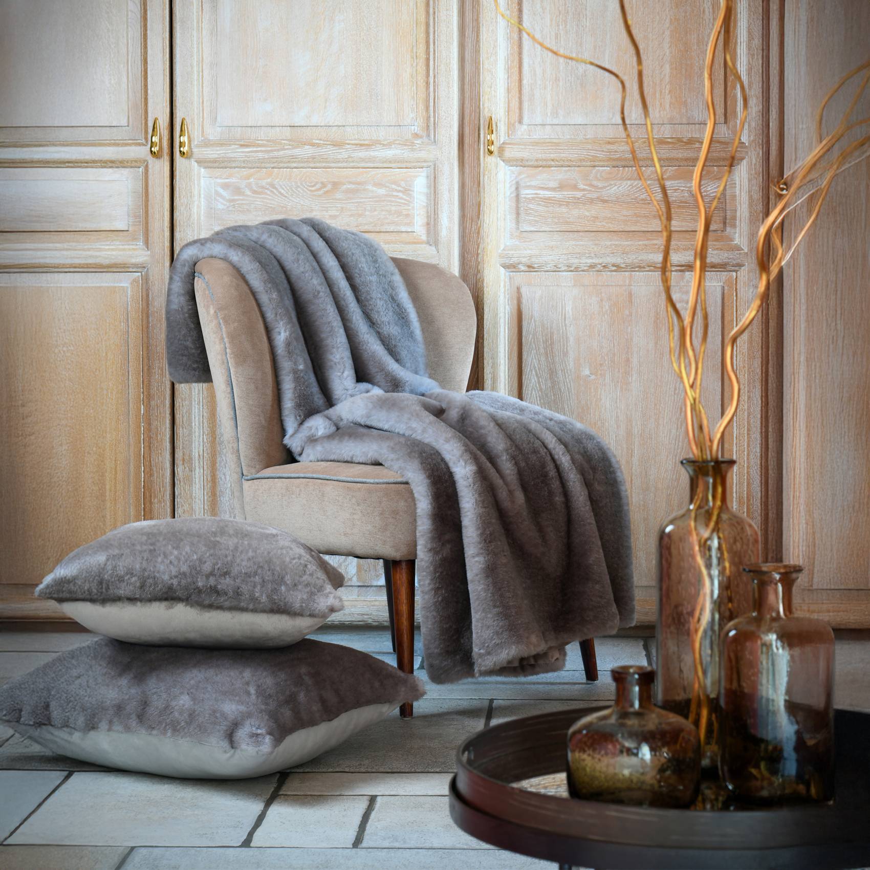 Lovely Casa - Coussin imitation fourrure ultra douce - LOVELY CASA - Polyester - Taupe - Image 4