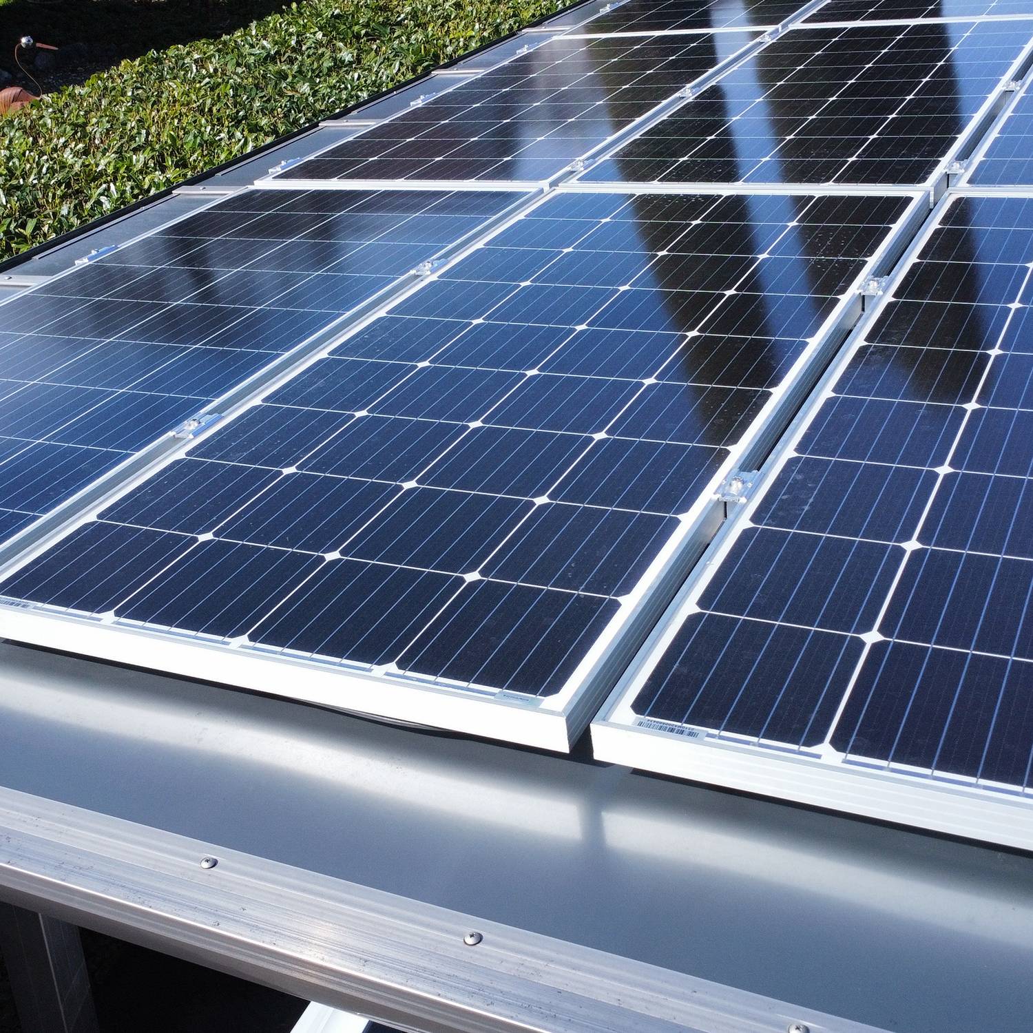 Carport simple avec 9 panneaux solaires - charge de toiture 100kgs/m² -  thermolaqué blanc - Ximax Standard Linea - Image 4