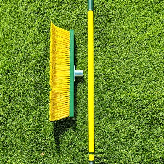 Balai cantonnier pour gazon synthetique Et Jardin - Image 1