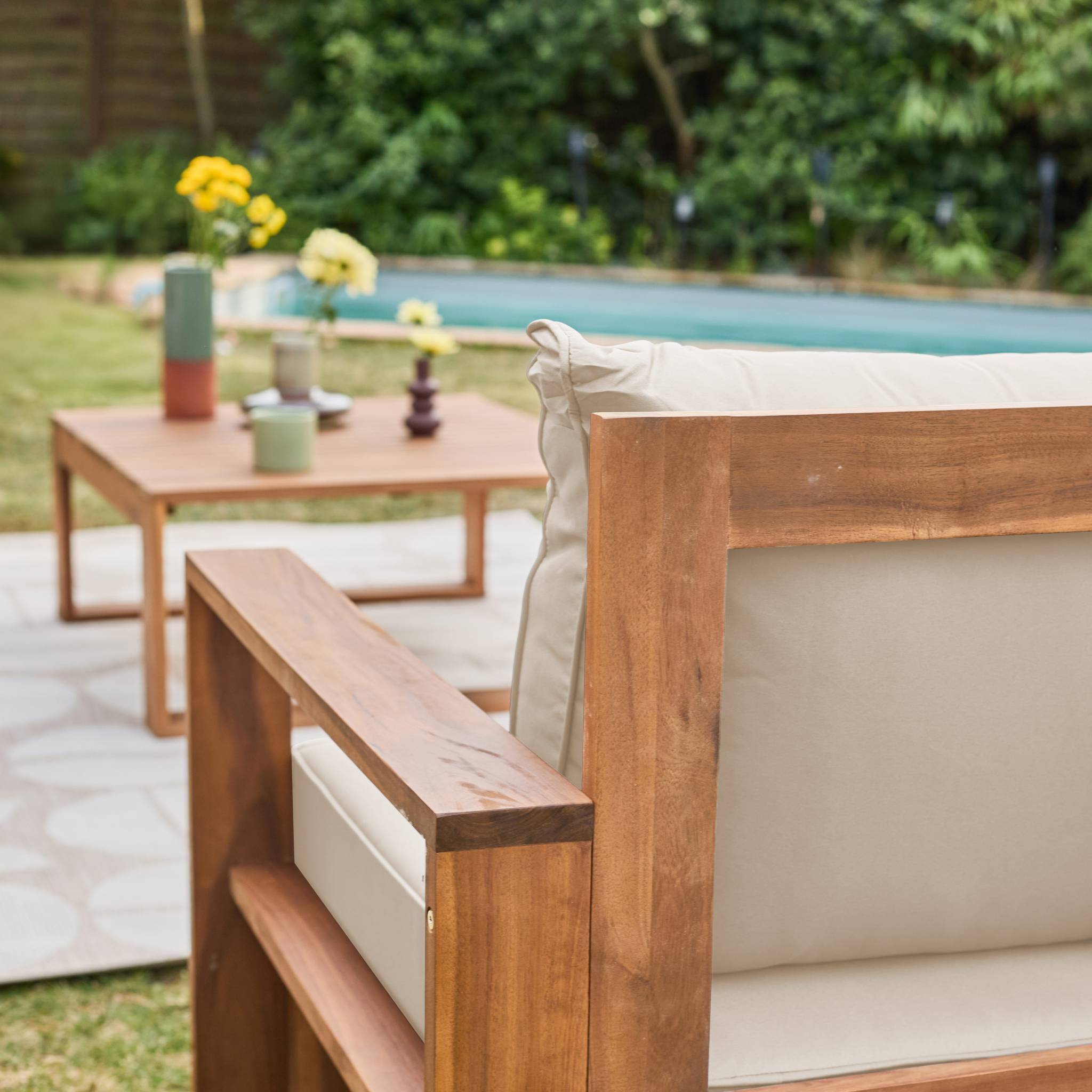 sweeek - Salon de jardin en bois 5 places - Mendoza - Coussins beige. acacia. 6 éléments modulables. design | sweeek - Image 3