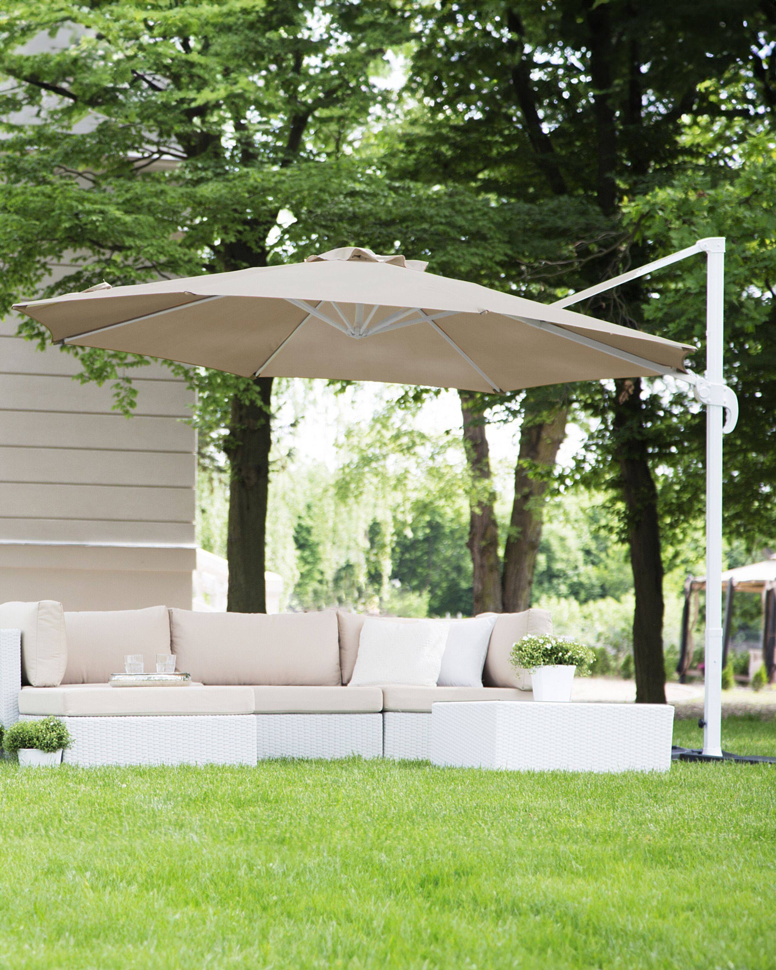 Beliani - Parasol déporté Tissu Beige foncé SAVONA - Beliani - Image 1