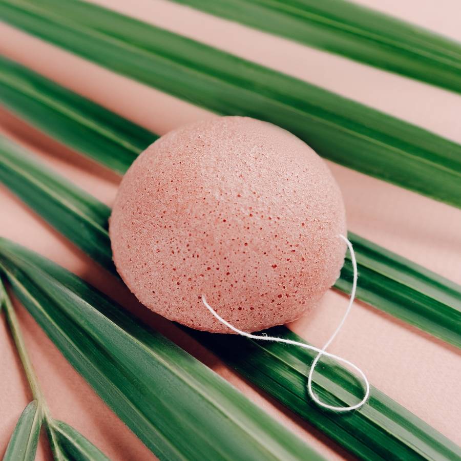 Sun&Sia - Éponge Konjac 100% Naturelle à l'Argile Rouge – Nettoie en Profondeur et en Douceur - Soin Naturel - Peau Mature ou Sèche - Image 4
