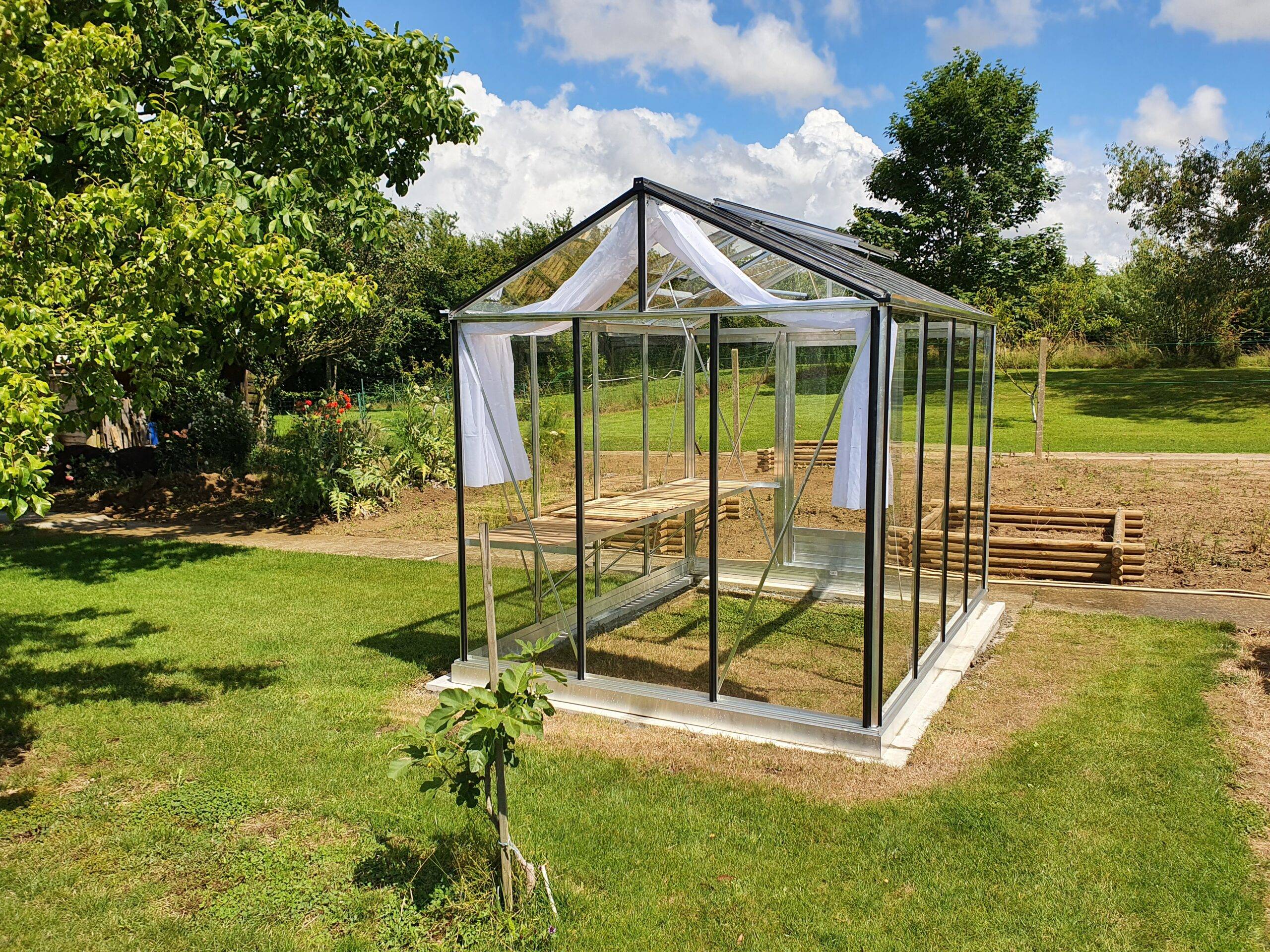 Serre en polycarbonate 8mm alvéolés - Euro Maxi - Laquée - 15m² - vert jonc - L'atelier des serres - Image 1