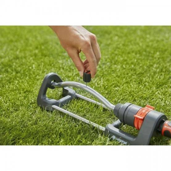 Arroseur oscillant Aqua S - GARDENA - Surface 220m² - Portée 17m max - Résistant UV et gel - Garantie 5 ans - Image 3