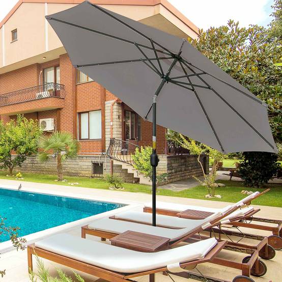 Parasol de jardin inclinable Ø265 cm avec 32 lumières LED solaires, mât en acier et manivelle, gris. - Image 4