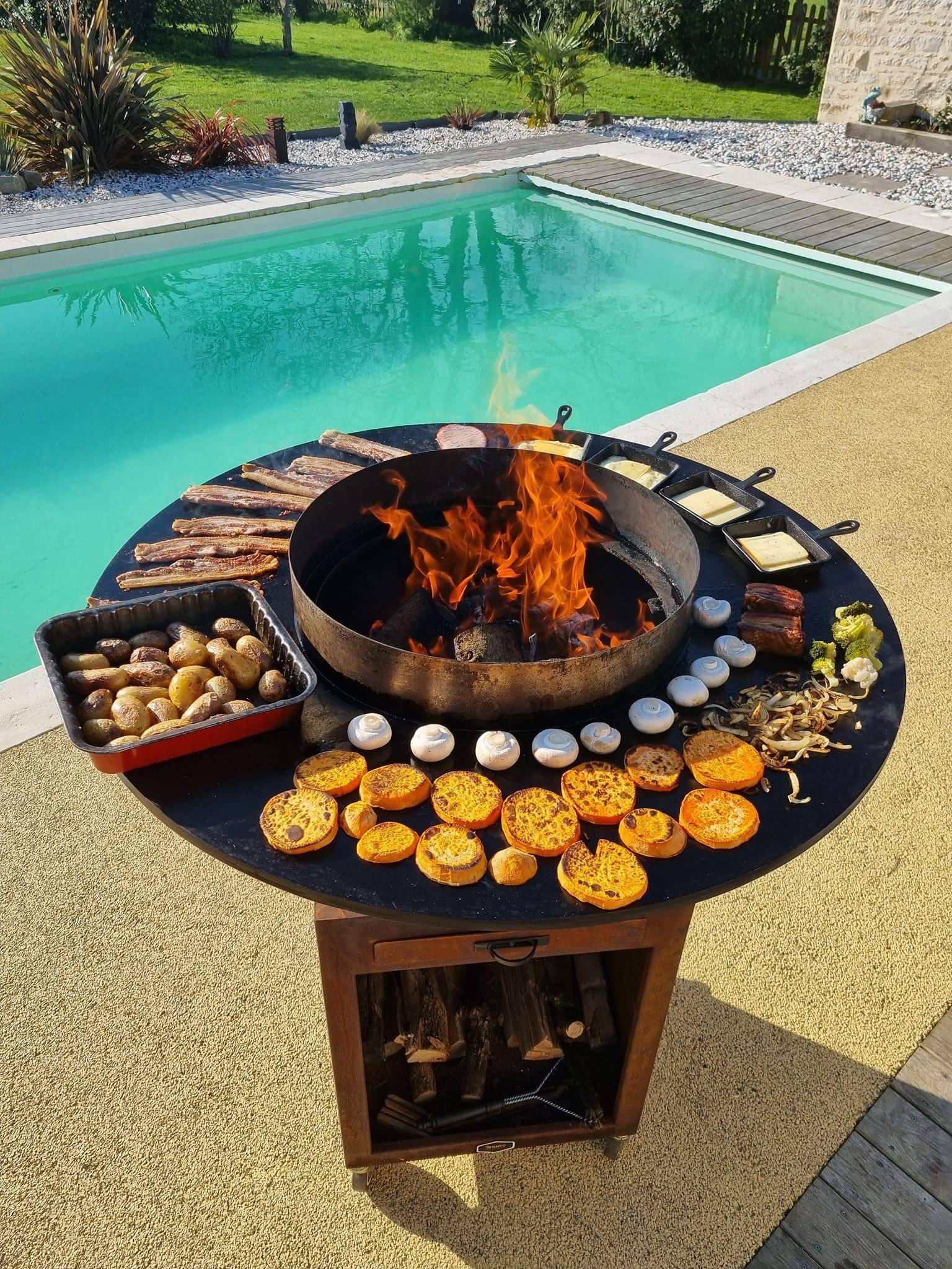 Brasero plancha corten 100 Luxe-Brazero cuisson pour épicuriens-Grille plate-Grille réglable-Cerclage inox-Ustensiles plancha-Couvercle - Image 5
