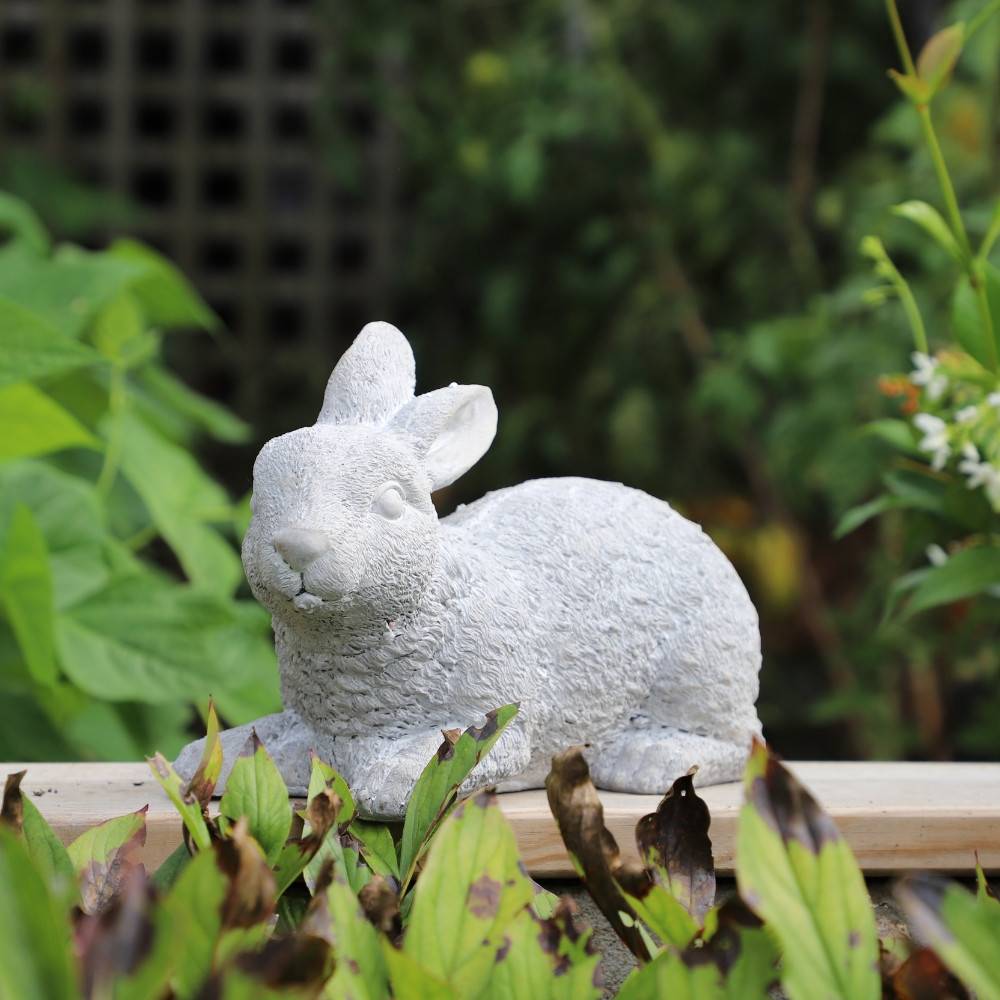 Lapin de jardin couché en béton gris 30 x 14 x 19 cm Chemin de campagne - Image 2