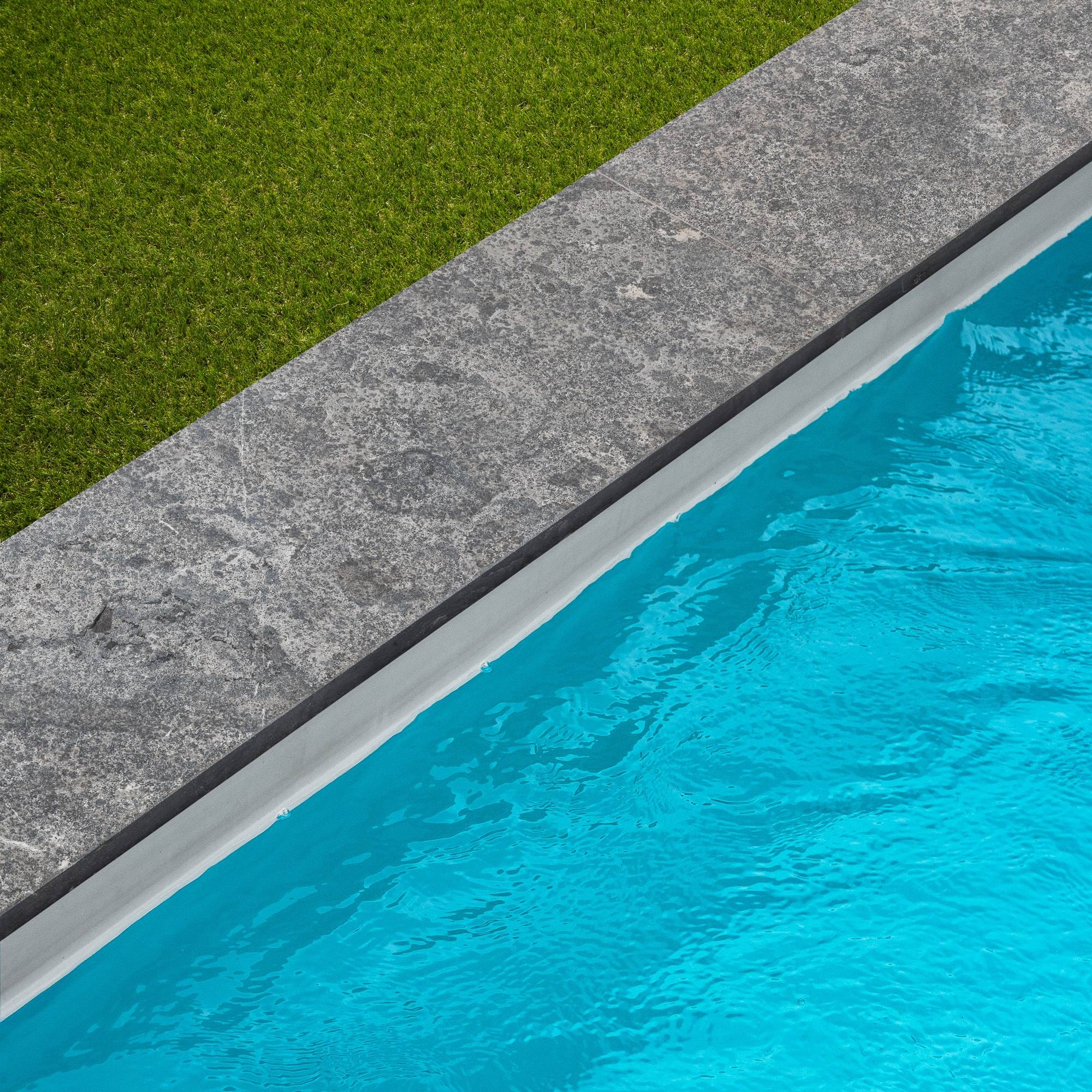 RO'MA Nature - Margelle de piscine Pierre d'Asie Grise 100x30x3 cm Bord Droit (à l'unité) - RO'MA NATURE - Image 1