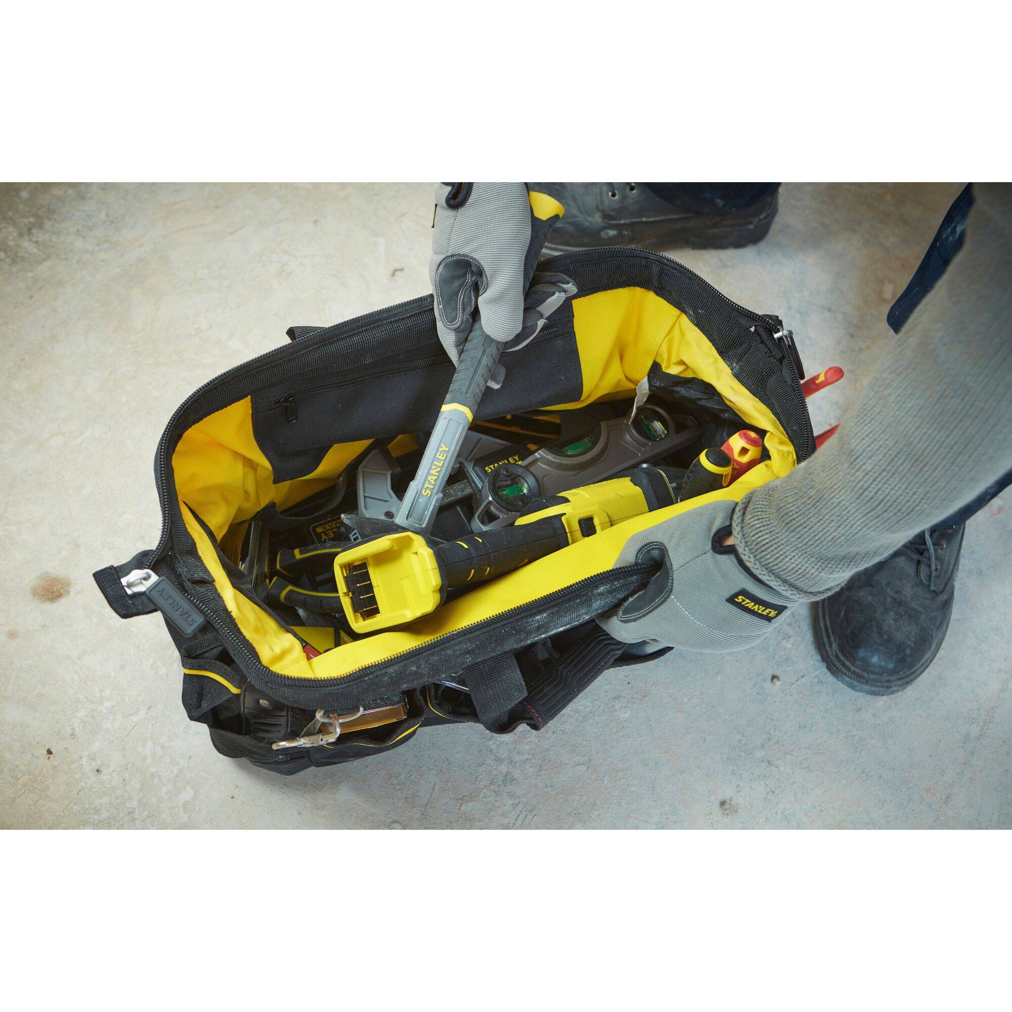 stanley - STANLEY FATMAX Sac À Outils 45 cm - 1-93-950 - Base rigide et résistante à l'eau avec bandoulière solide - Image 3