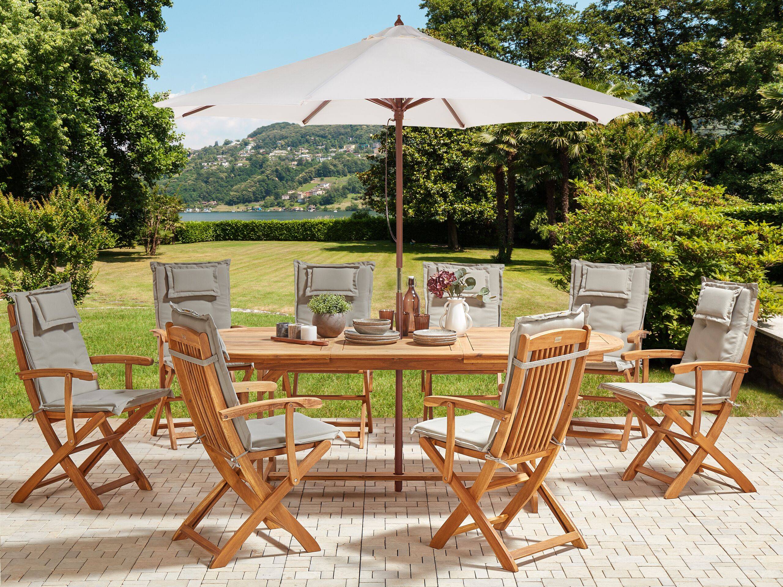 Beliani - Ensemble de Jardin avec Coussins Taupe en Bois d'Acacia Table et Chaises et Parasol 8 Places Style Rustique - Image 2