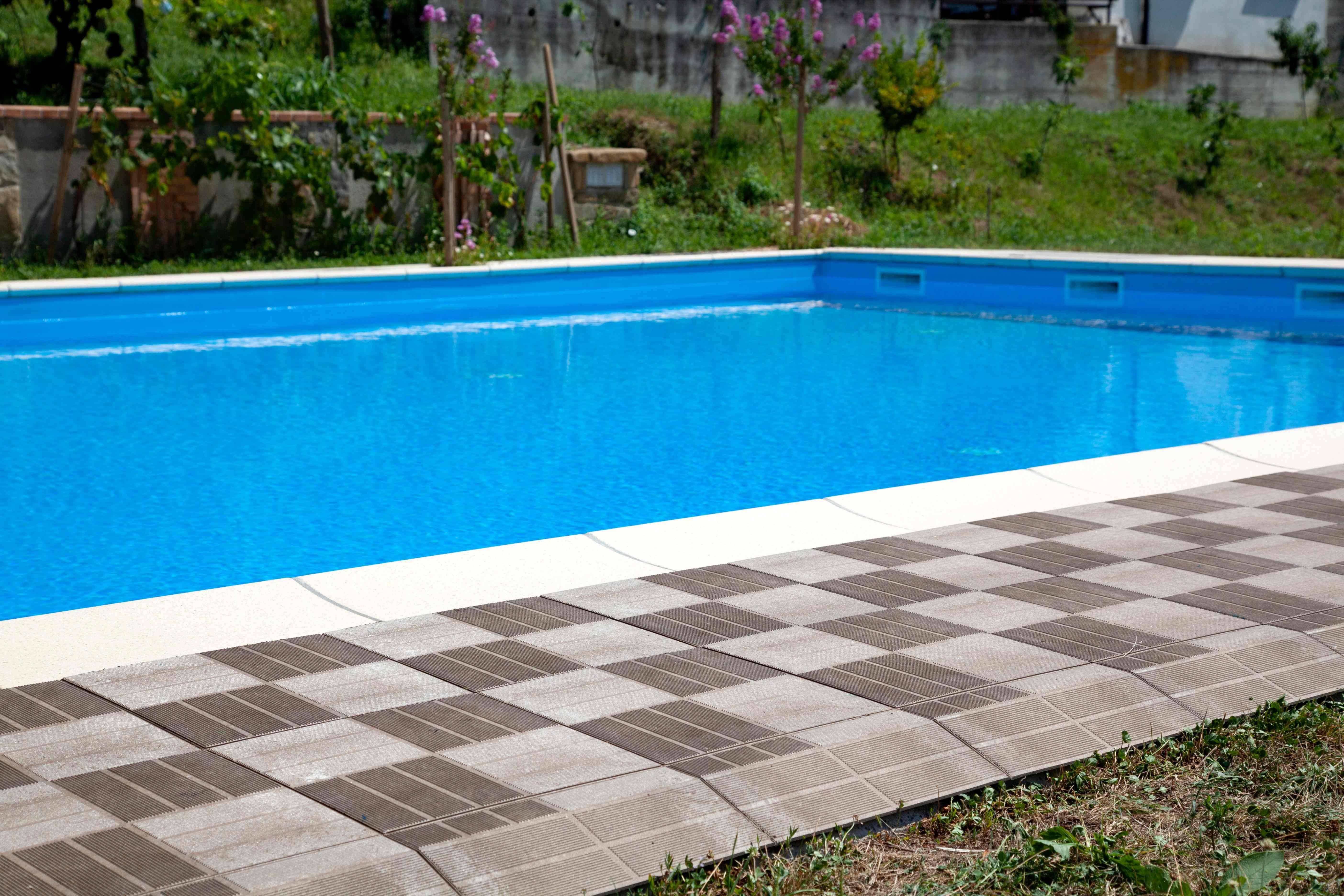 Lot de 100 (16 m²) dalles de terrasse en composite anthracite Latera 40 x 40 cm x Ep.45 mm - Image 6