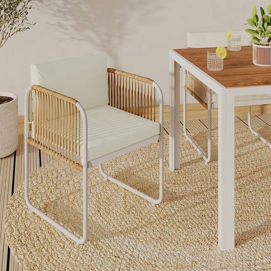 Lot de 4 chaises RIO structure métal blanc, cordage effet rotin clair et coussins beiges - Image 1
