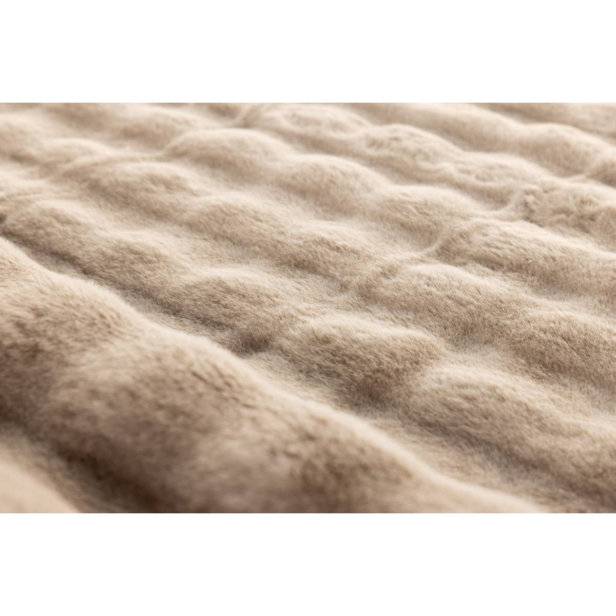 Tapis Imitation Fourrure "Novis" 200x290cm Beige - Image 3