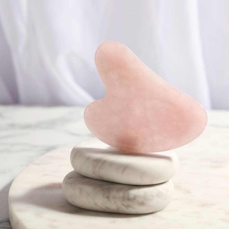 Gua Sha en Quartz Rose, Masseur Visage et Corps, Massage Facial Anti-Age, Stimule la circulation sanguine, Housse fournie - Sun&Sia - Image 4